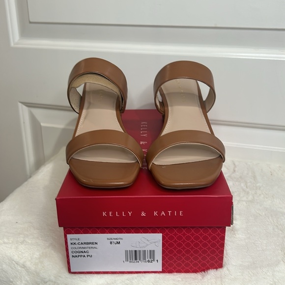 New! Kelly & Katie Carbren Cognac Sandal - Picture 2 of 13